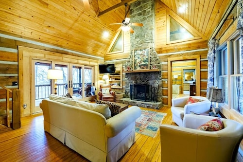 Serene Getaway | Hot Tub & Mountain Views