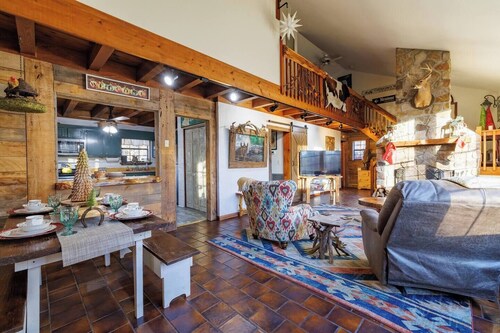 Rock Haven | Pet Friendly, Fire Pit, Near DeSoto