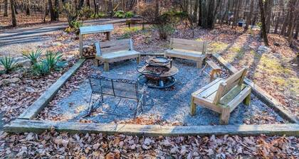 Rock Haven | Pet Friendly, Fire Pit, Near DeSoto