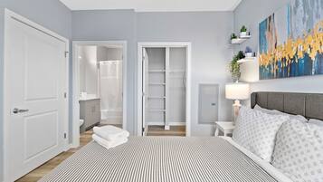 1 habitación, tabla de planchar con plancha, wifi gratis y ropa de cama