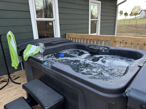 Tina de hidromasaje al aire libre