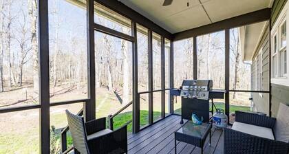 Bird House | Hot Tub, Large Yard, Horses Nearby