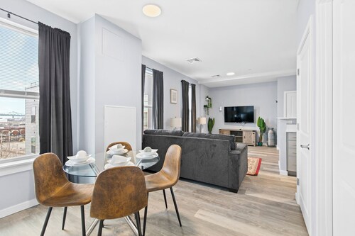Modern 1BR Near Encore Boston 5834
