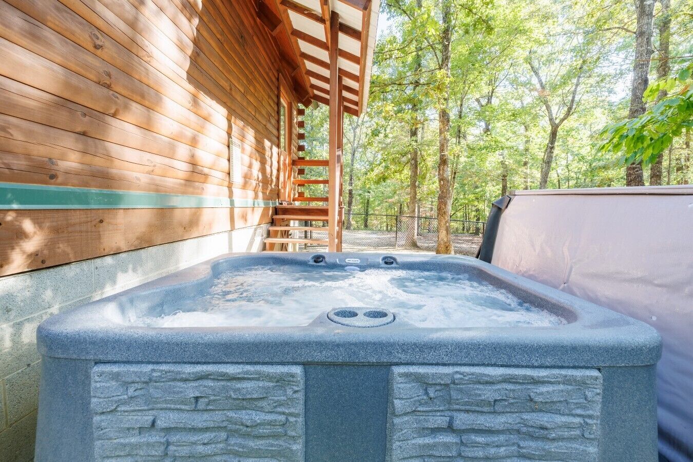 Outdoor spa tub