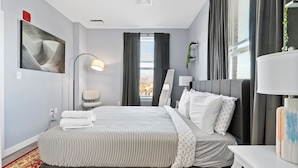 1 bedroom, iron/ironing board, WiFi (free), bed sheets - 1BR Near Encore Boston 45te (Everett)