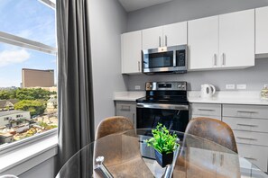 Fridge, microwave, oven, stovetop