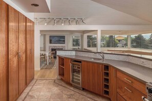 Interior - Crow's Nest Condo 3BR Downtown (Anchorage)