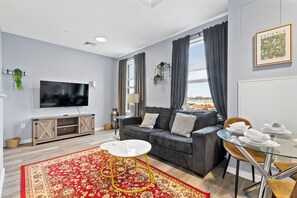 Smart TV - Lovely 1BR Near Encore Boston 6843 (Everett)