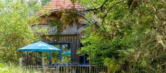 Holiday Home 'Charmante Maison En Bois' with Private Terrace, Private Garden and Wi-Fi