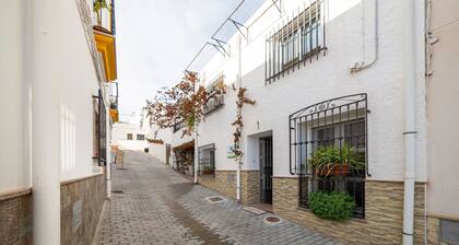 Country House 'Los Perez Alojamiento Rural' with Shared Terrace, Wi-Fi and Air Conditioning