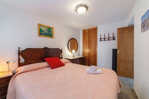 1 室のベッドルーム、アイロン / アイロン台、WiFi (無料)、ベッドシーツ