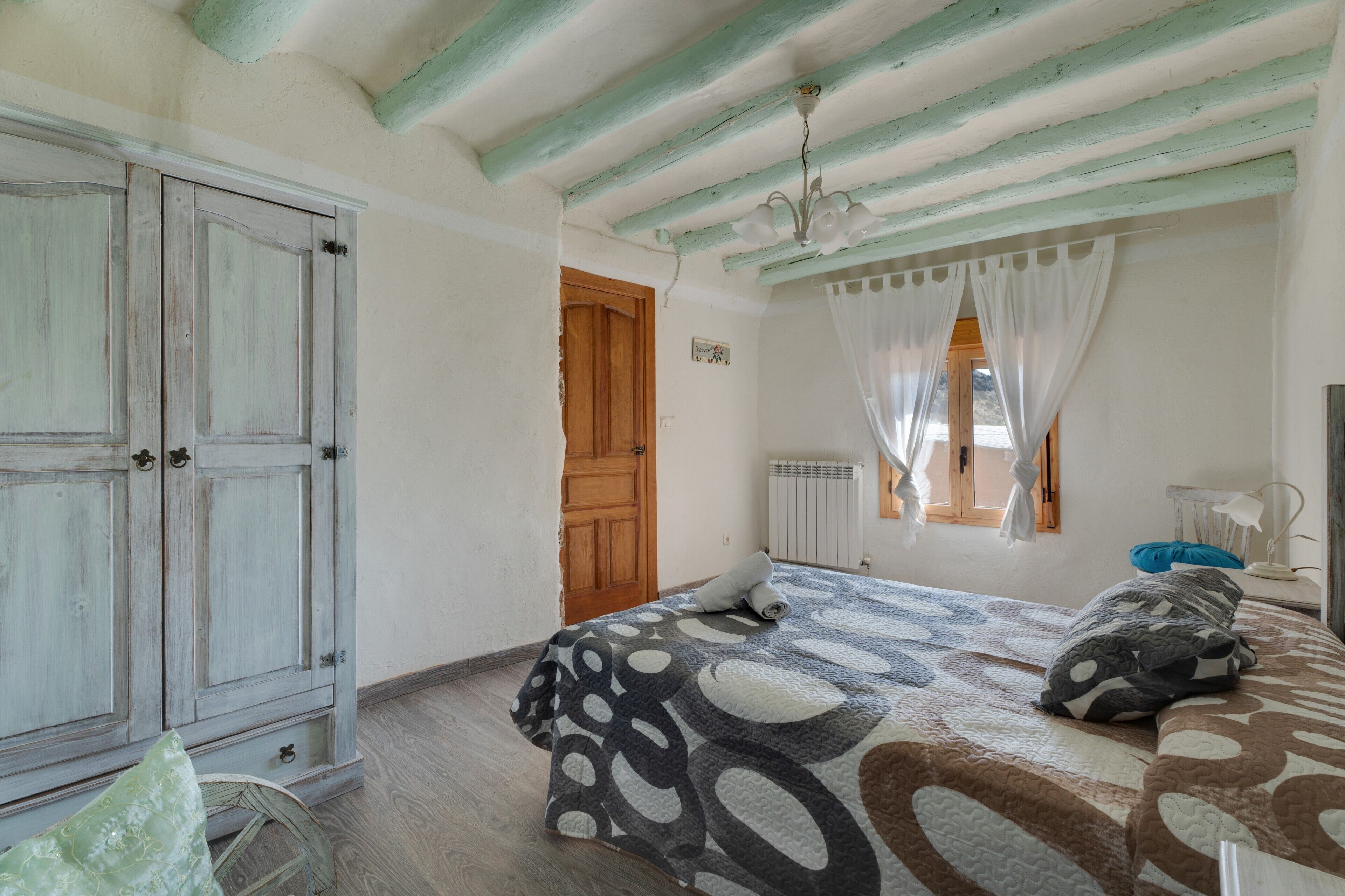 3 chambres, fer et planche à repasser, Wi-Fi gratuit, draps fournis