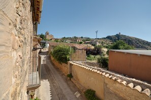 Property grounds - Farmhouse 'Atalaya' with Mountain View, Private Pool and Wi-Fi (Santa Eulalia la Mayor)