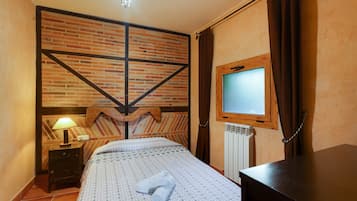 3 slaapkamers, een strijkplank/strijkijzer, gratis wifi, beddengoed