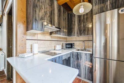 Casa rural 'Rural Iglesia 3' con terraza compartida, jardín privado y balcón