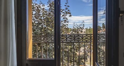 Rural House 'La Dehesa De Santa Úrsula Completa' with Private Garden and Balcony