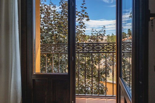 Rural House 'La Dehesa De Santa Úrsula Completa' with Private Garden and Balcony