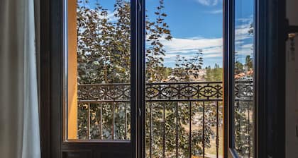 Rural House 'La Dehesa De Santa Úrsula Completa' with Private Garden and Balcony