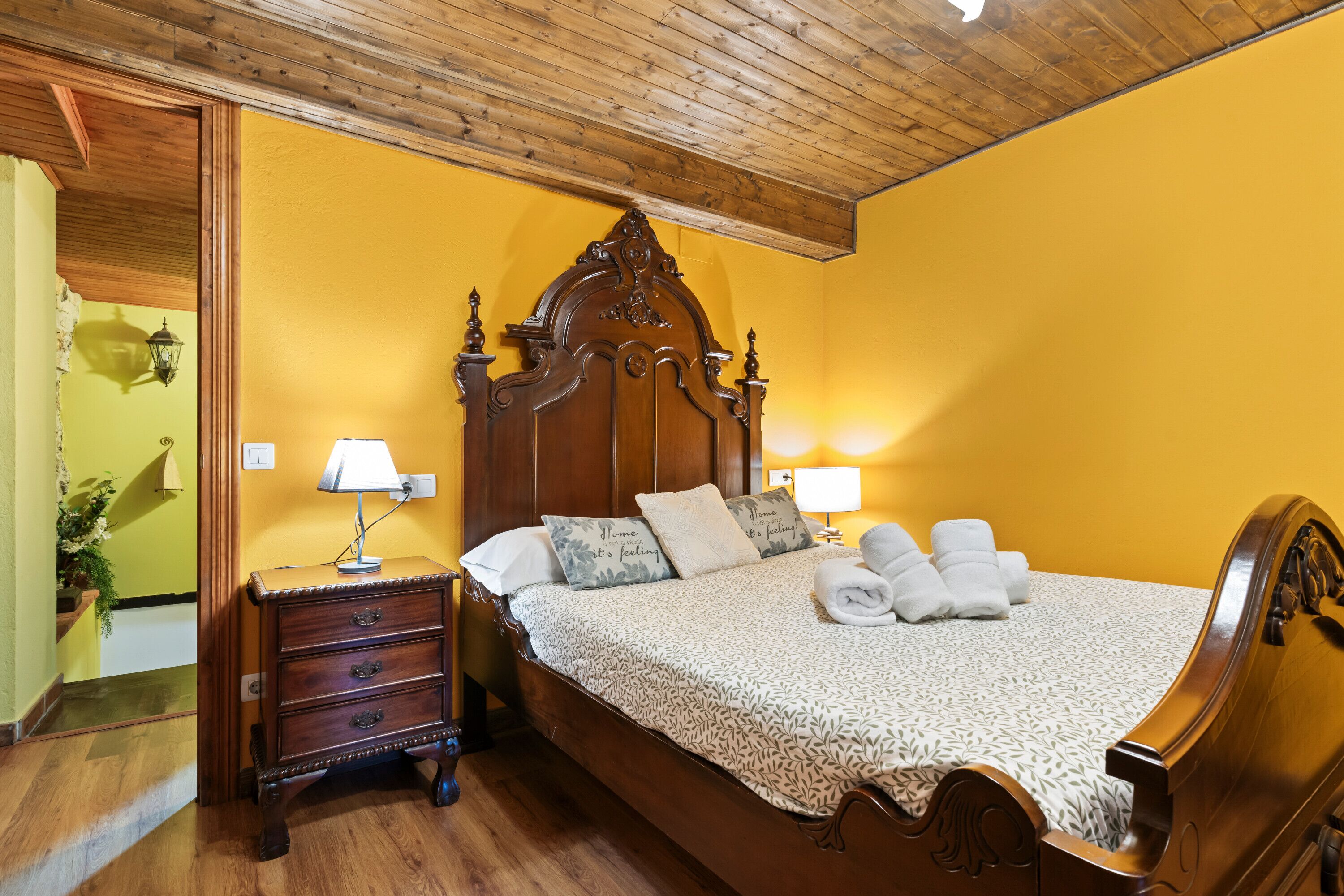 1 dormitorio, tabla de planchar con plancha, wifi gratis y ropa de cama