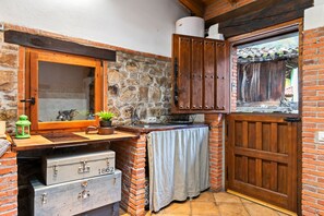 Frigorífic, microones, placa de cuina i cafetera i tetera