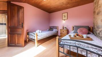 2 habitaciones, tabla de planchar con plancha y wifi gratis