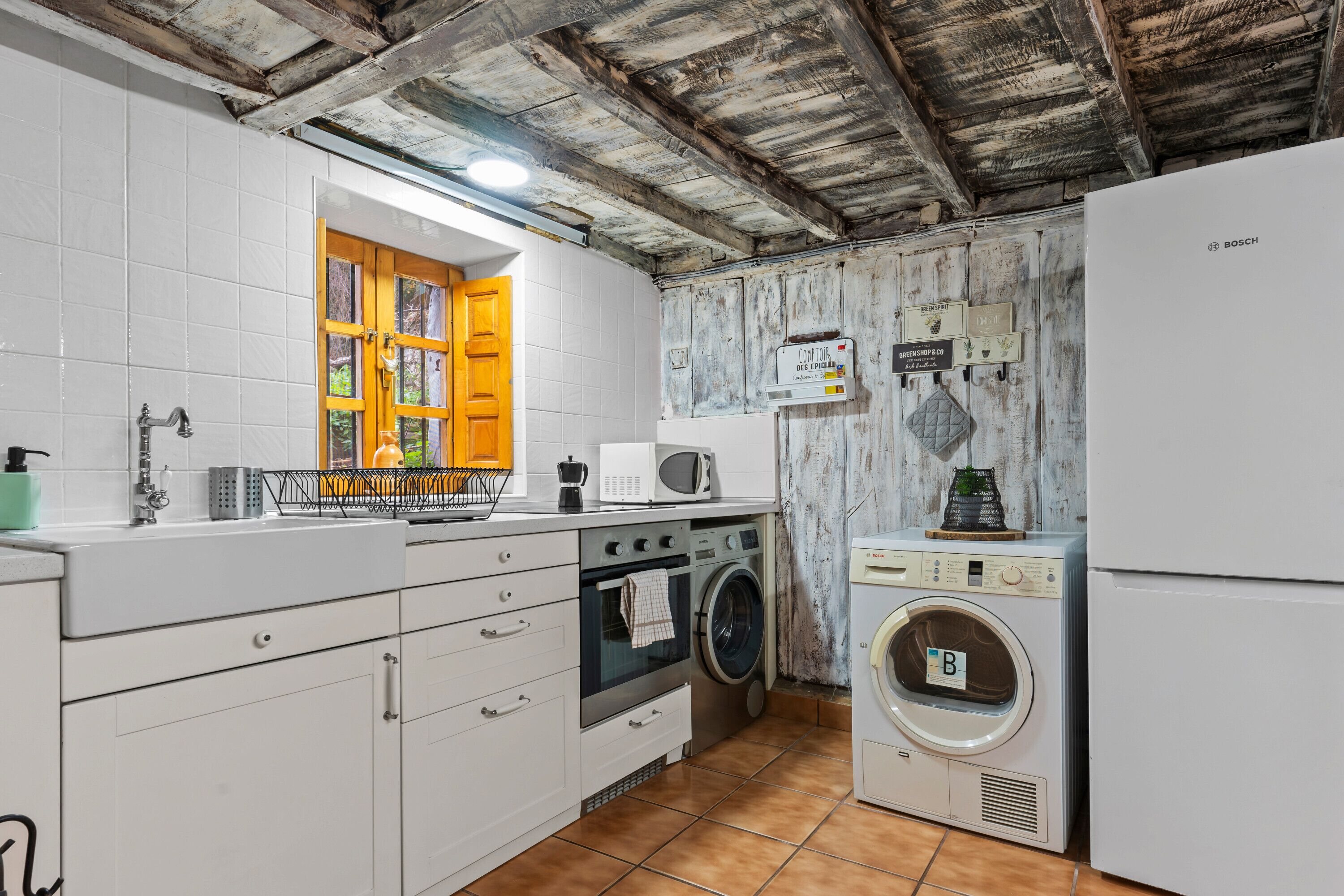 Refrigerador, microondas, horno, placa de cocina