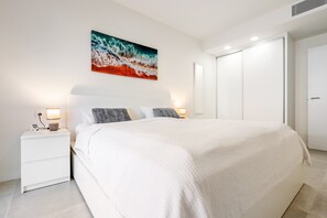 2 chambres, fer et planche à repasser, Wi-Fi gratuit, draps fournis