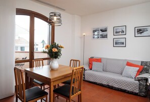 Apartment | Living area | TV - Casa di Titti by Wonderful Italy (Olbia)