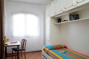 Apartment | 2 bedrooms, iron/ironing board, free WiFi