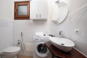 Apartment | Private kitchen | Fridge, oven, stovetop, dishwasher