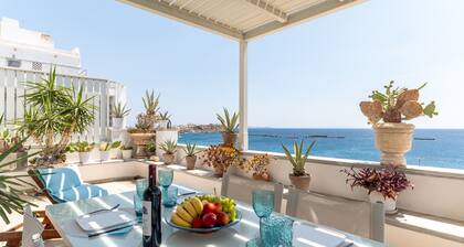 Apartment 'Sea Horse 2 Tinos' with Sea View, Wi-Fi and Air Conditioning