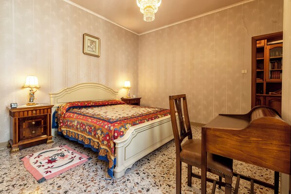 2 chambres, fer et planche à repasser, draps fournis