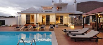 Vacation Home 'Ladera De Conil' with Sea View, Wi-Fi and Air Conditioning