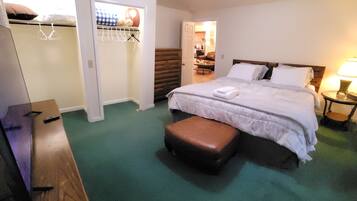 3 bedrooms, iron/ironing board, Internet, bed sheets