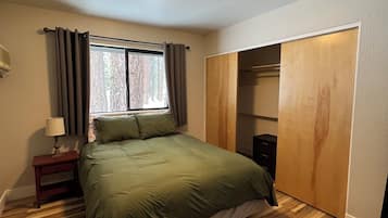 3 habitaciones, tabla de planchar con plancha, wifi y ropa de cama