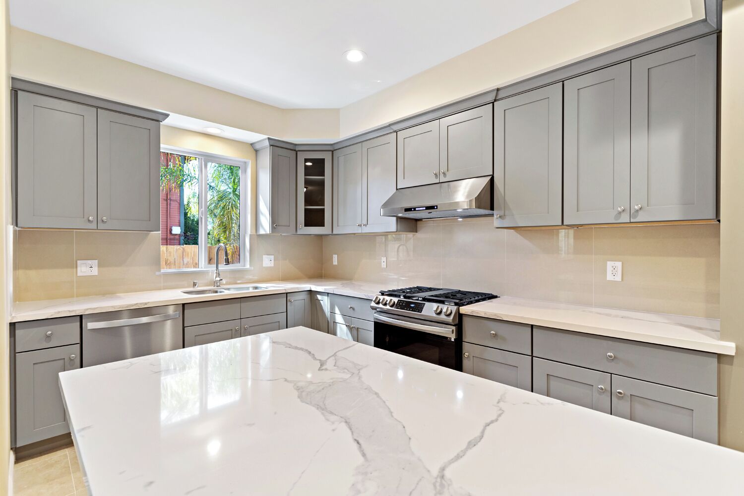 New 2 bedrooms/2 baths unit near RoseBowl Stadium