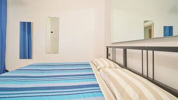 1 chambre, fer et planche Ă  repasser, Wi-Fi gratuit, draps fournis