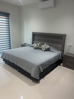 3 bedrooms, iron/ironing board, free WiFi, bed sheets