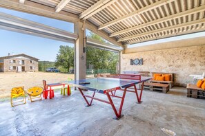 Terrace/patio - Holiday Home 'Cal Sicull' with Mountain View, Private Pool and Wi-Fi (Santa Maria De Merles)
