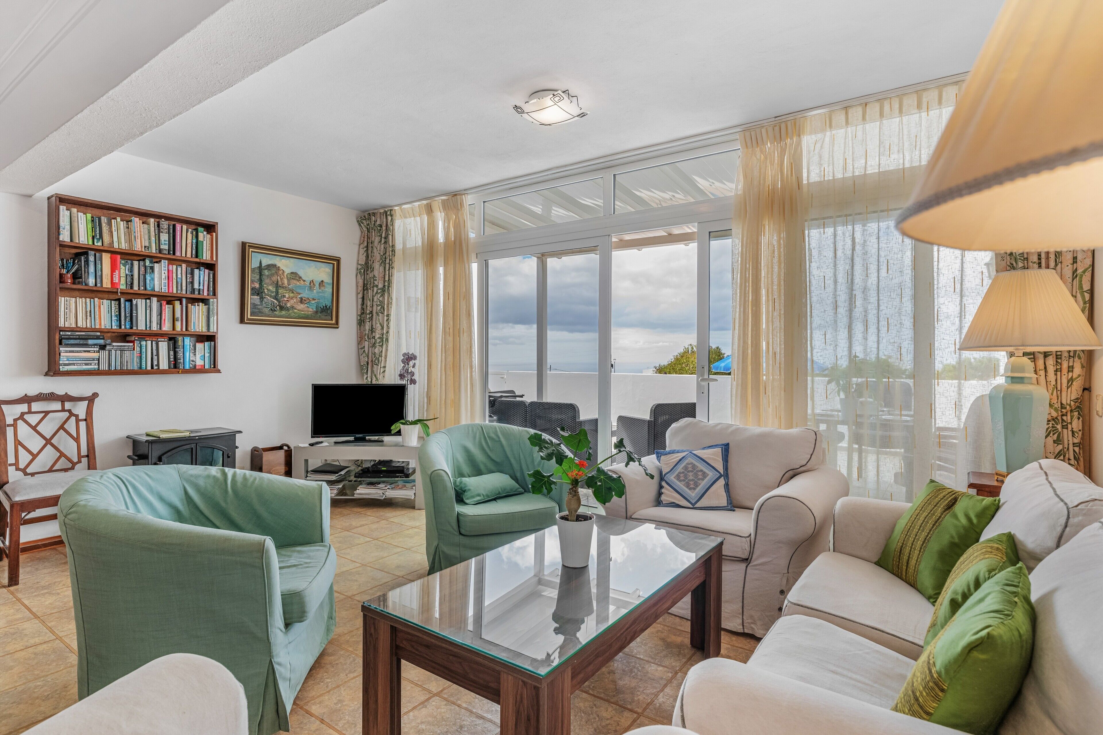 Televisión, reproductor de DVD y estéreo 