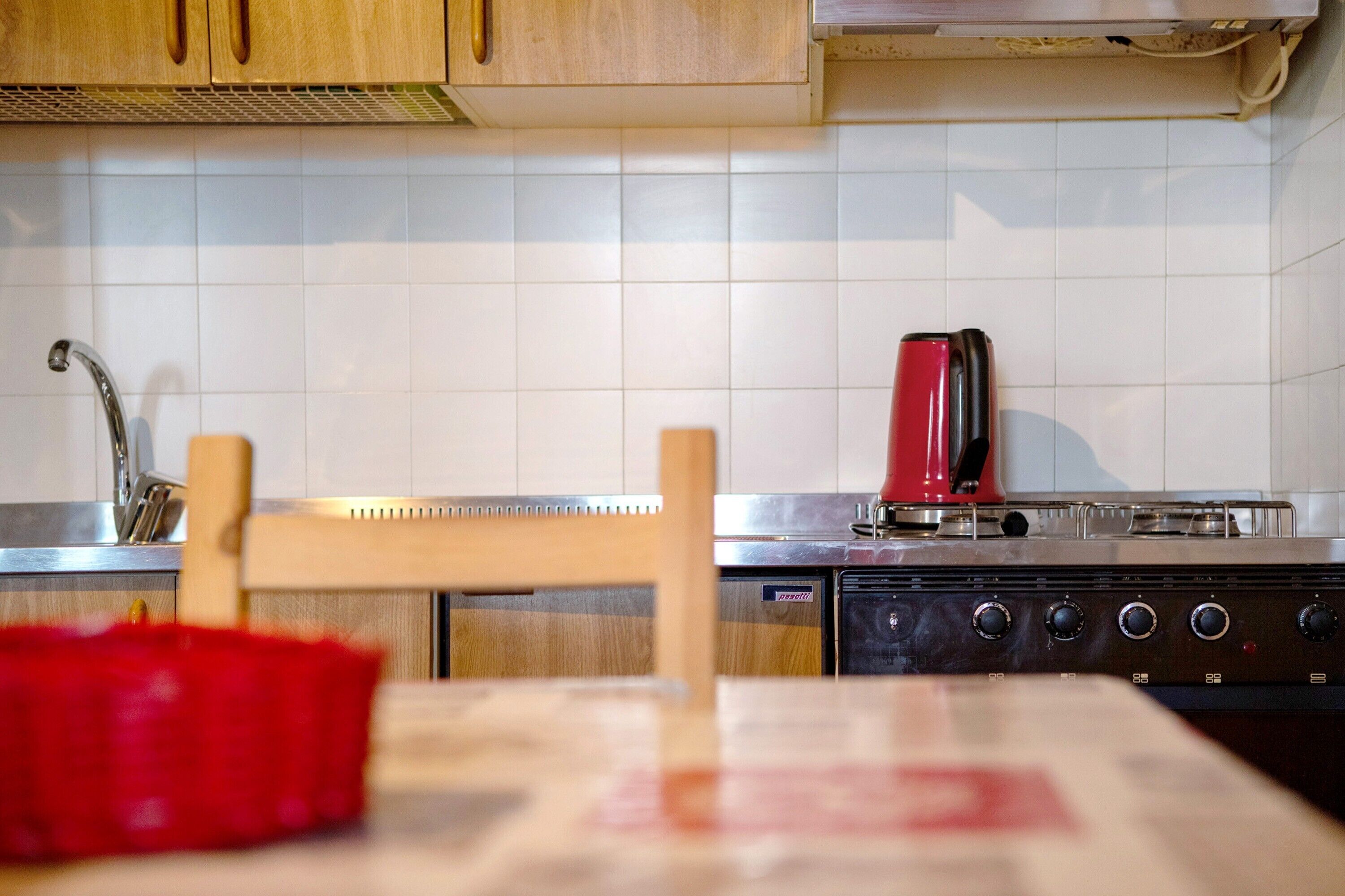 Réfrigérateur, four, plaque de cuisson