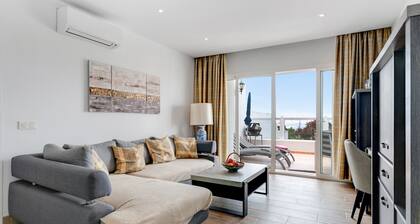 Vacation Home 'Garten Apartment' with Sea View, Private Terrace and Wi-Fi