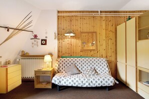 1 bedroom, WiFi, bed sheets