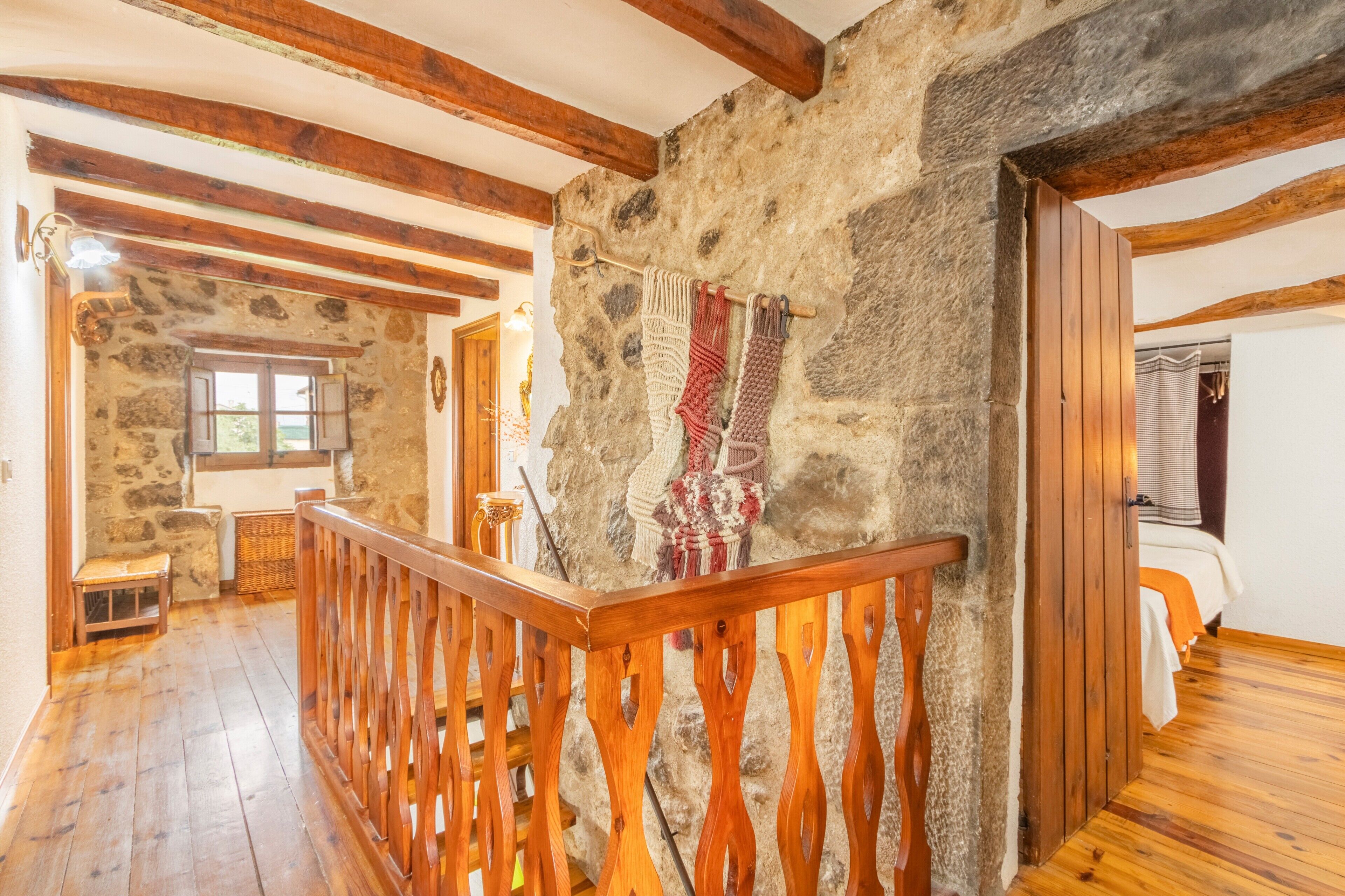 3 slaapkamers, een strijkplank/strijkijzer, gratis wifi, beddengoed