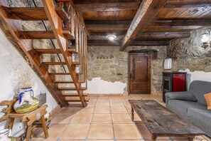 Télévision, cheminée