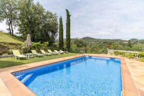 Pool - Holiday Home 'La Granja' with Mountain View, Wi-Fi and Air Conditioning (Olvan)