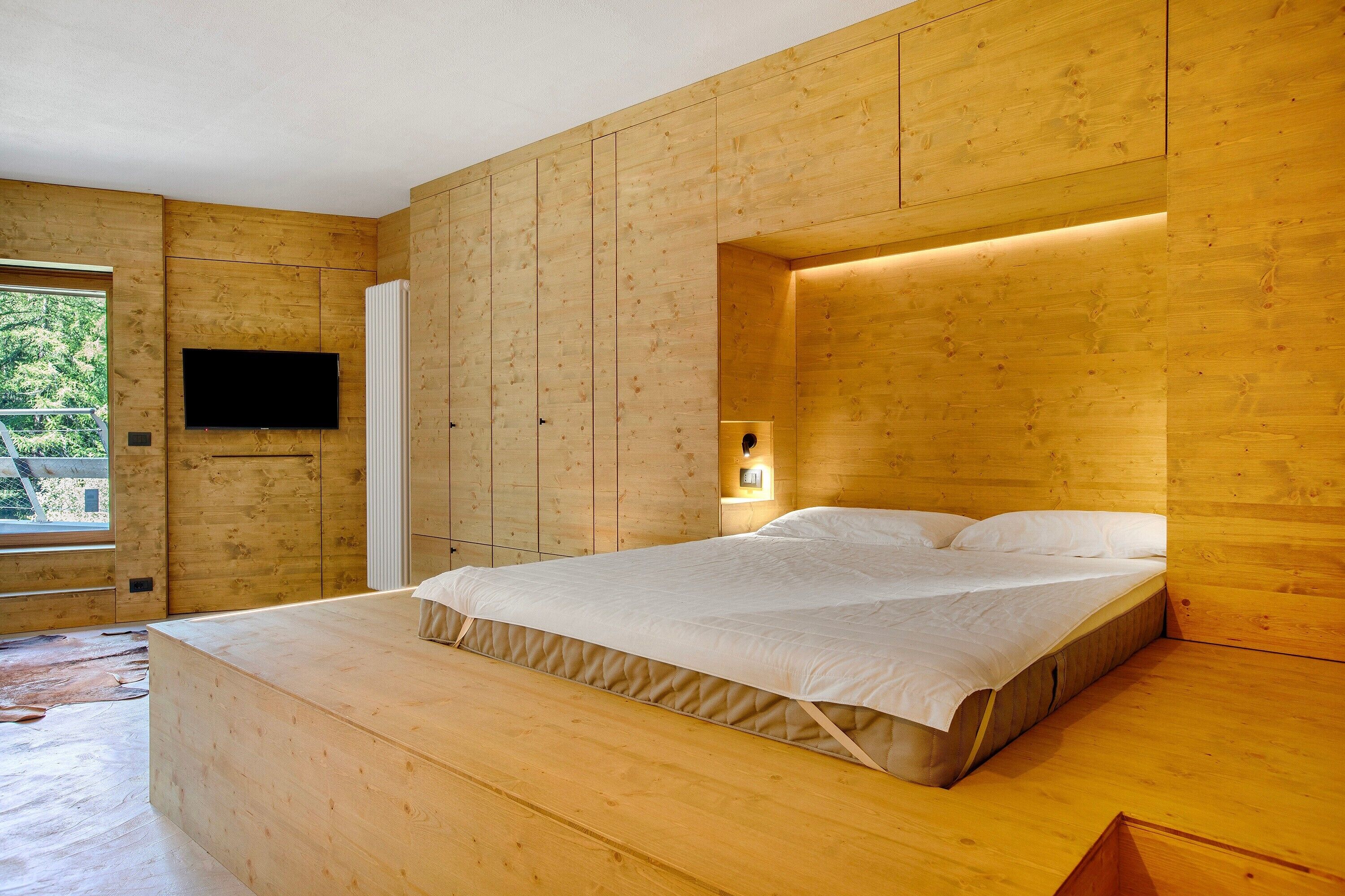 1 bedroom, bed sheets