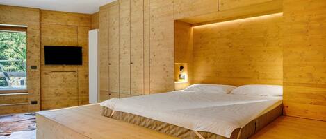 1 bedroom, bed sheets