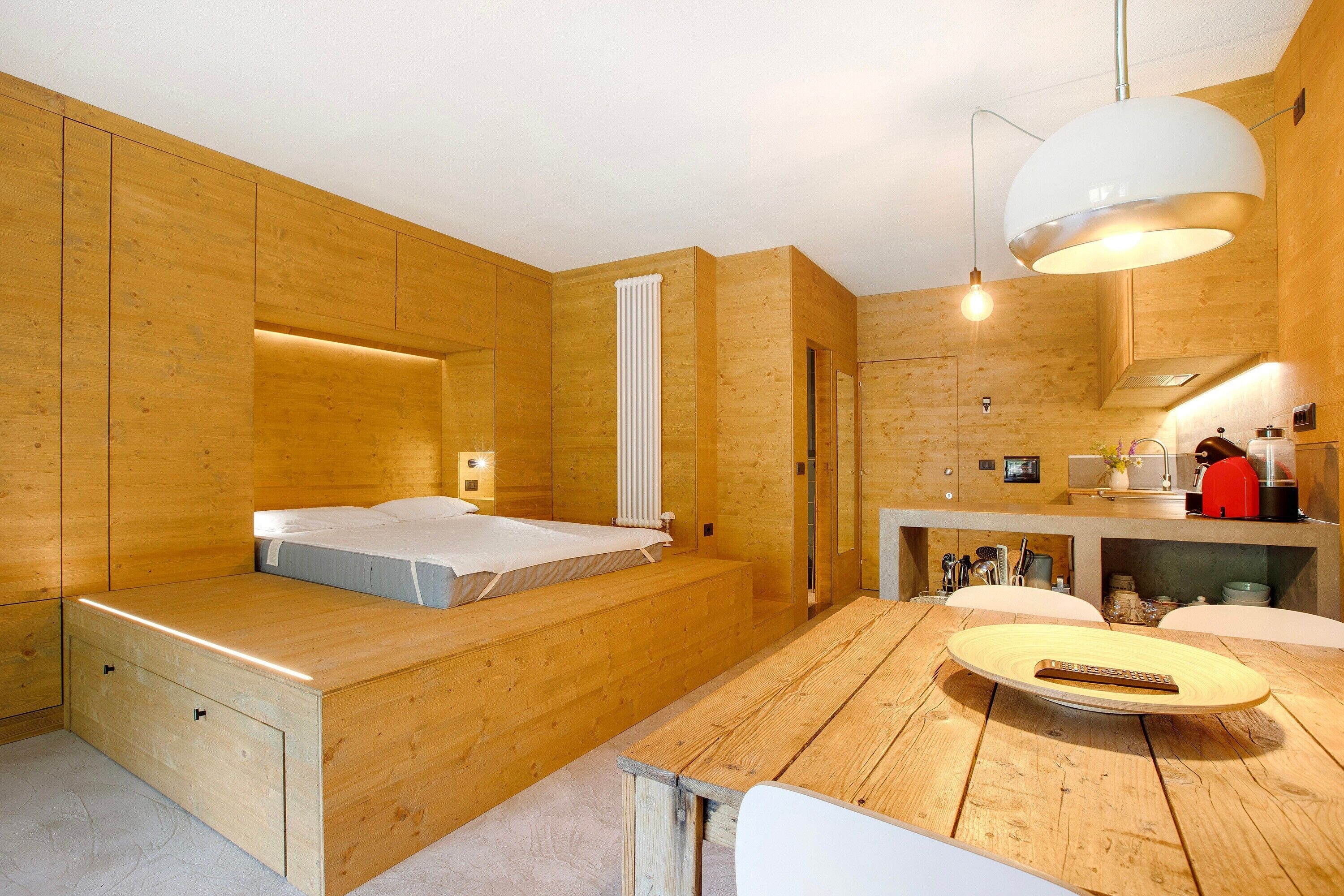 1 bedroom, bed sheets