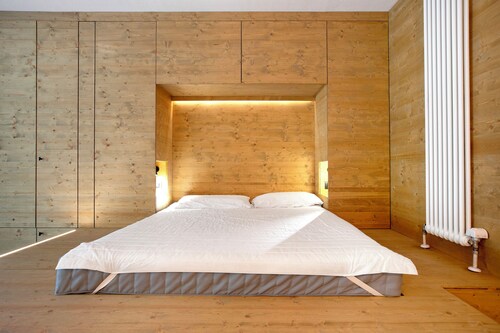 Apartment 'Secret Place - Pila Appartamenti' with Mountain View and Private Terrace